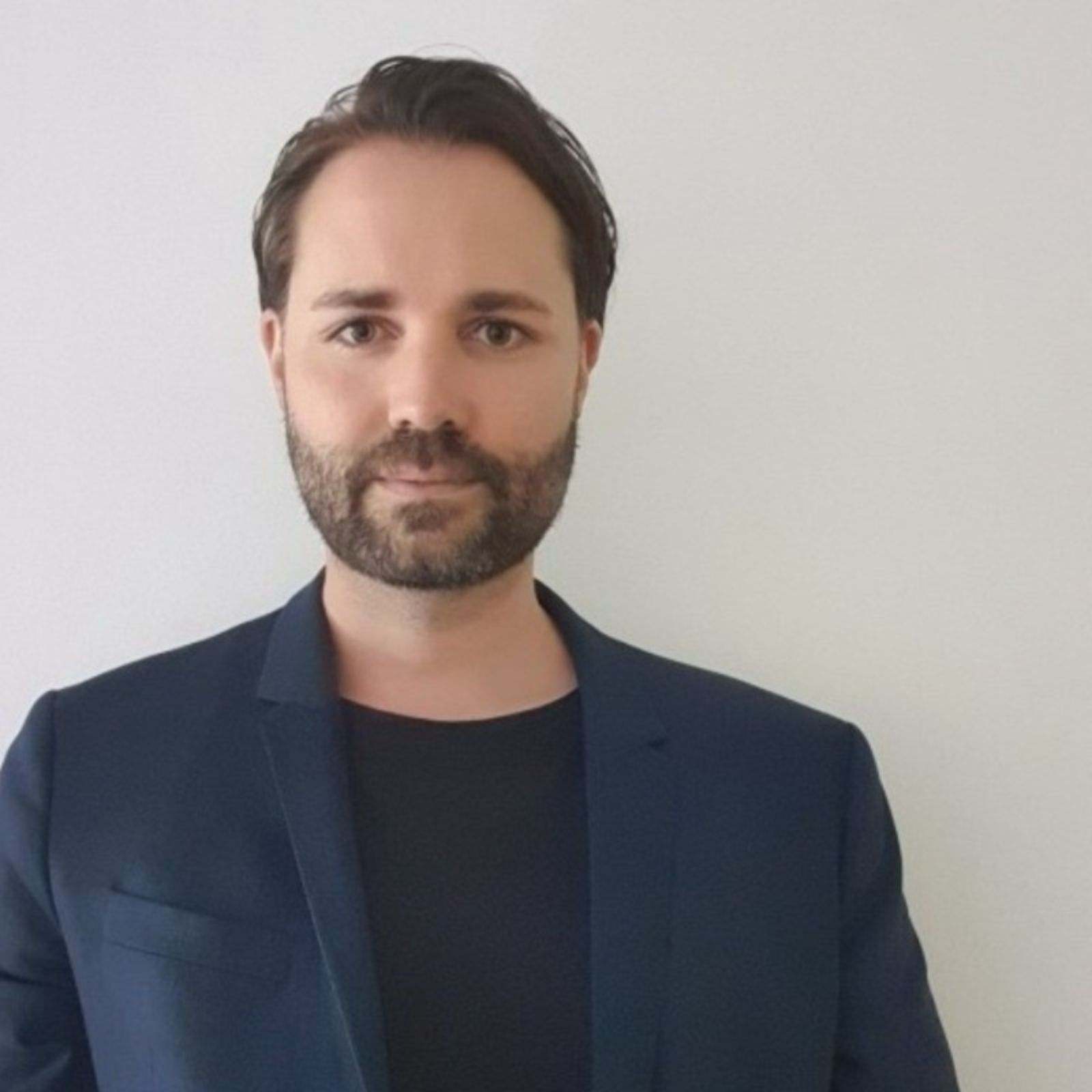 Dr. Dirk Fischer